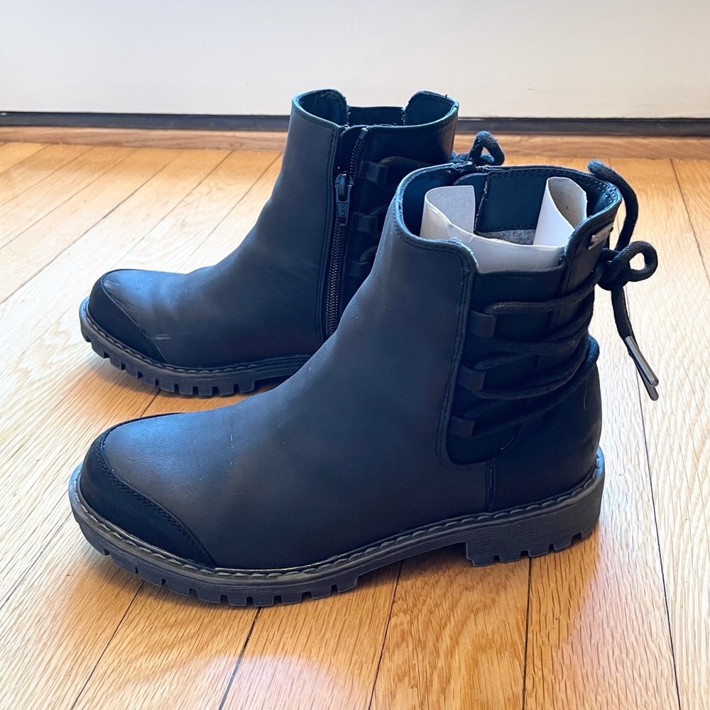 Roxy Kearney Ankle Bootie - Picture 6 of 12